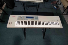 Akai MX76 - SOLD